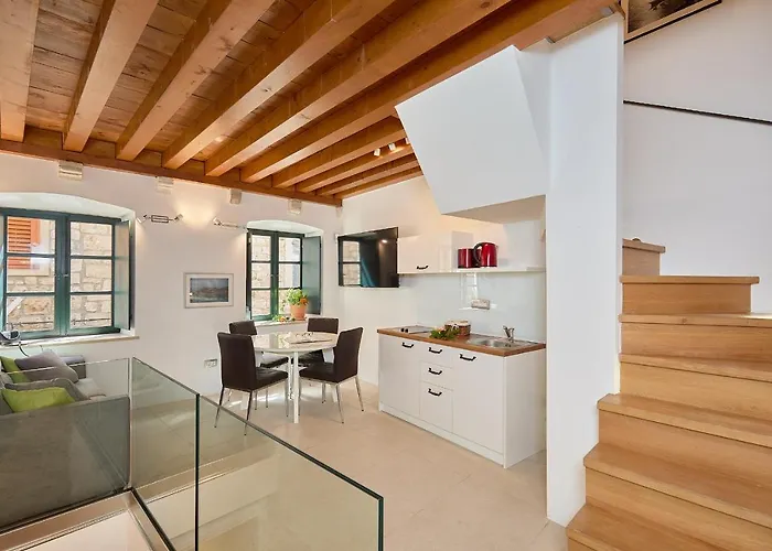 B18 Apartment