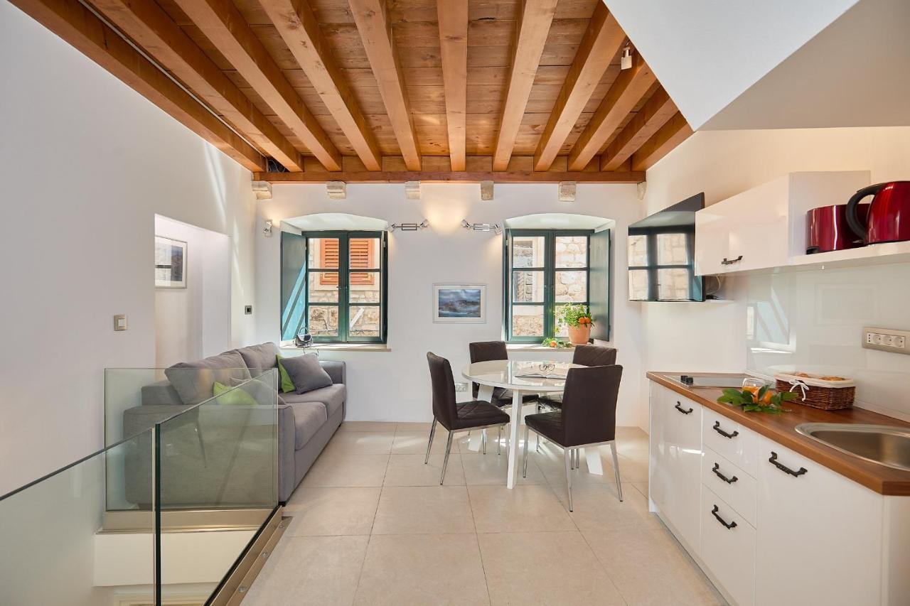 Apartment B18